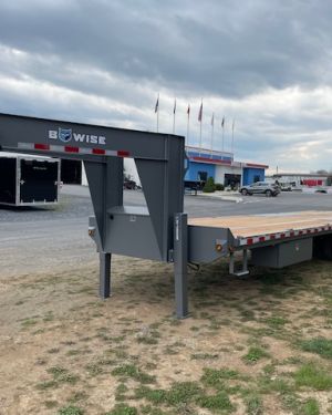 BWise 8 x 30 Gooseneck Deckover Equipment Trailer – Hydraulic Tail